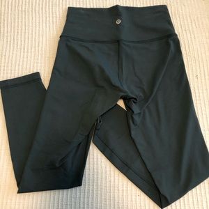 Lulu Wunder Under 7/8 - Size 6